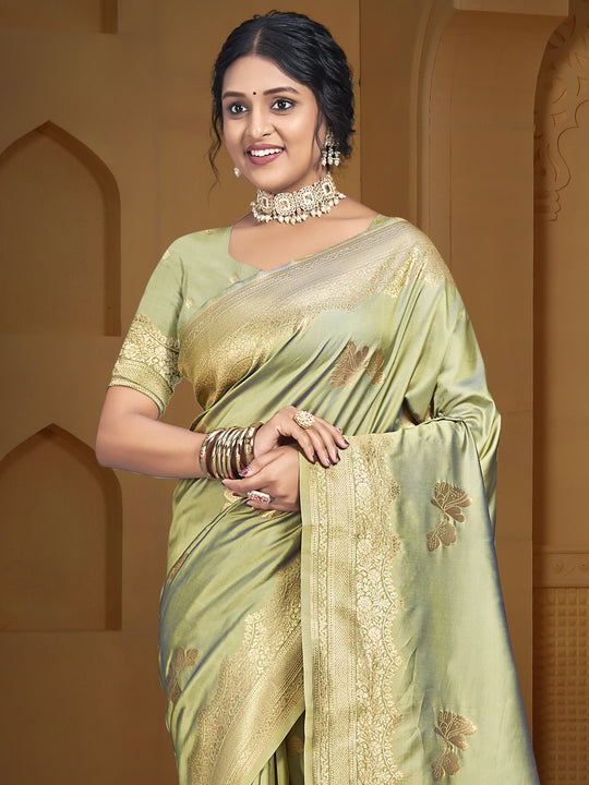 Green Silk Saree With Blouse Piece