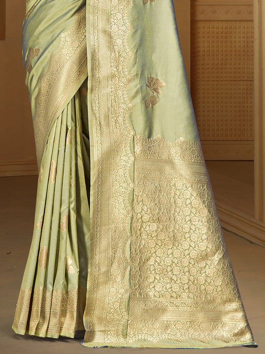 Green Silk Saree With Blouse Piece