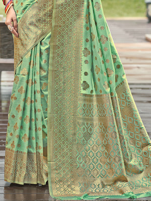 Green Silk Saree With Blouse Piece
