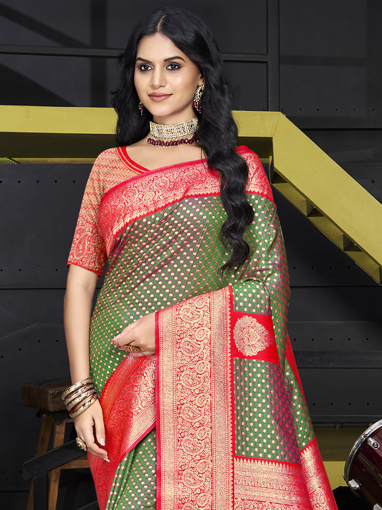 Green Silk Saree With Blouse Piece