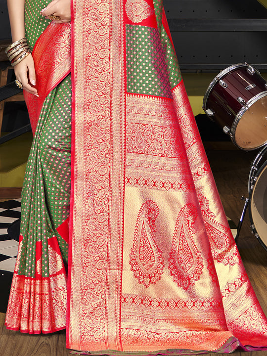 Green Silk Saree With Blouse Piece