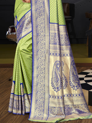 Green Silk Saree With Blouse Piece