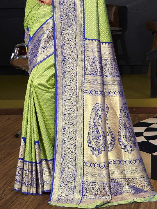 Green Silk Saree With Blouse Piece