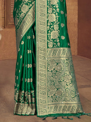 Green Silk Saree With Blouse Piece