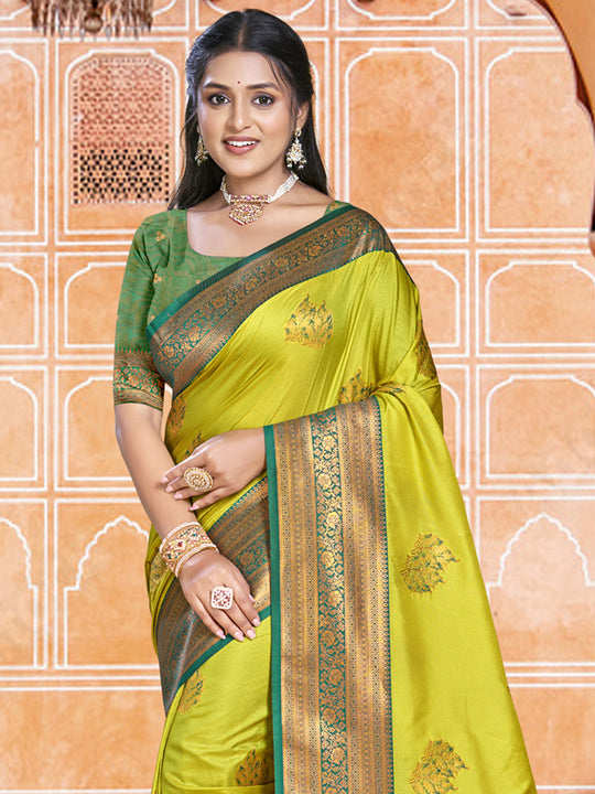 Green Silk Saree With Blouse Piece
