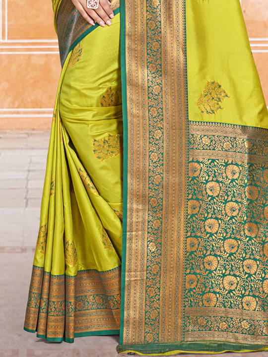 Green Silk Saree With Blouse Piece