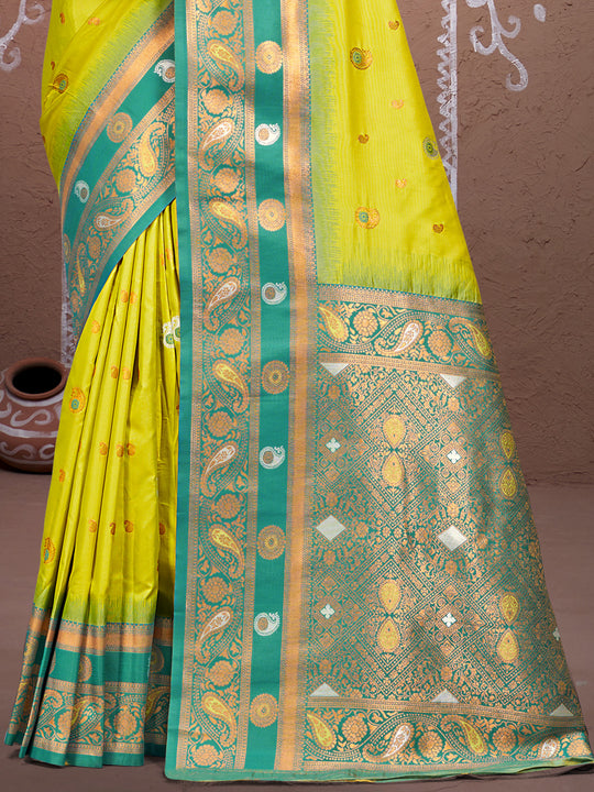 Green Silk Saree With Blouse Piece