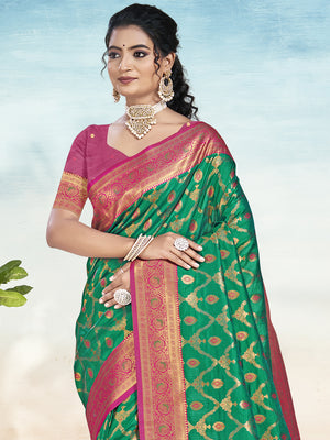Green Silk Saree With Blouse Piece