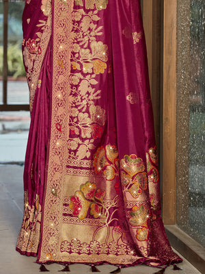 Magenta Silk Saree With Blouse Piece