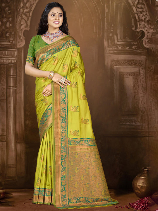 Green Silk Saree With Blouse Piece
