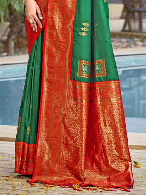 Green Silk Saree With Blouse Piece