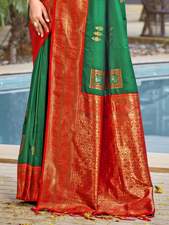 Green Silk Saree With Blouse Piece