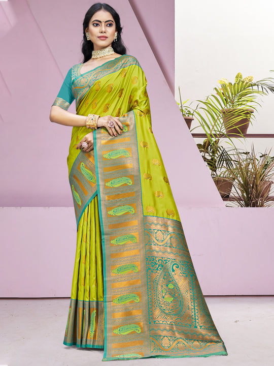 Green Silk Saree With Blouse Piece
