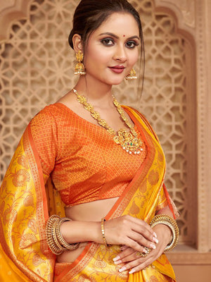 Yellow Silk Blend Saree With Blouse Piece