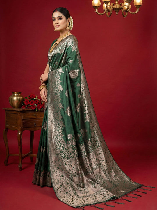 Dark Green Silk Blend Saree With Blouse Piece