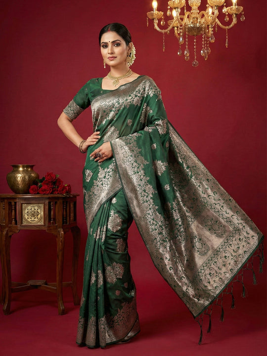 Dark Green Silk Blend Saree With Blouse Piece
