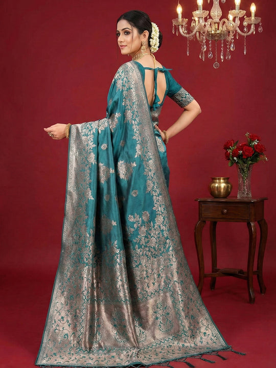 Sea Green Silk Blend Saree With Blouse Piece
