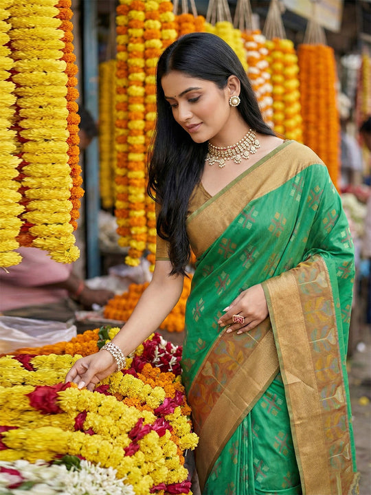 GREEN Pochampalli Silk Saree With Blouse Piece