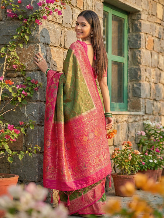 Mehndi Pochampalli Silk Saree With Blouse Piece