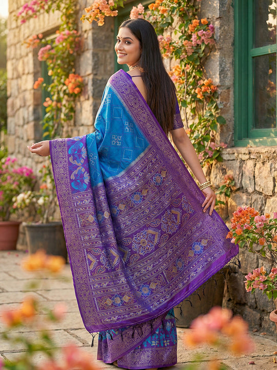 Blue Pochampalli Silk Saree With Blouse Piece