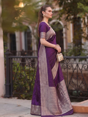 Vibrate Purple Cotton Blend Saree With Blouse Piece
