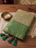 Chiku With Green Cotton Saree With Blouse Piece
