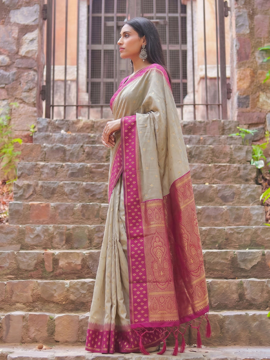 Chiku With Pink Cotton Saree With Blouse Piece