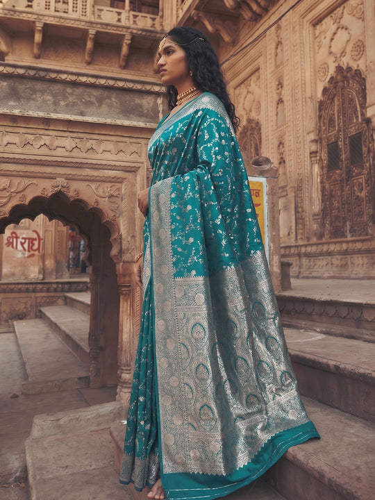 Rama Green Art Silk Saree With Blouse Piece