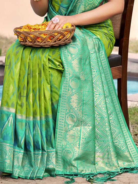 Rama Green Pochampalli Silk Saree With Blouse Piece