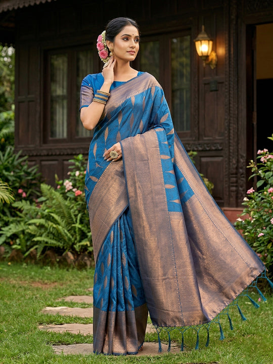 Blue Silk Blend Saree With Blouse Piece