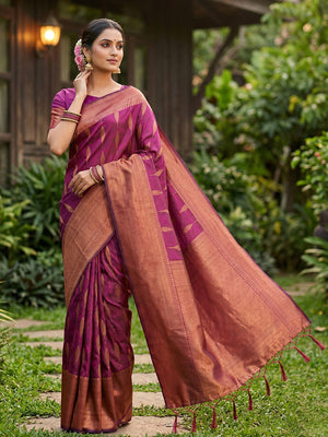 Purple Silk Blend Saree With Blouse Piece