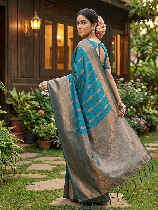 Rama Blue Silk Blend Saree With Blouse Piece