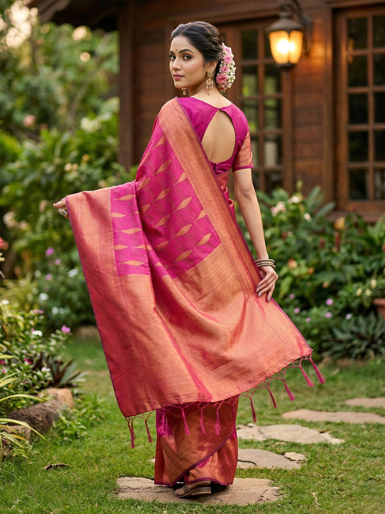 Lite Pink Silk Blend Saree With Blouse Piece
