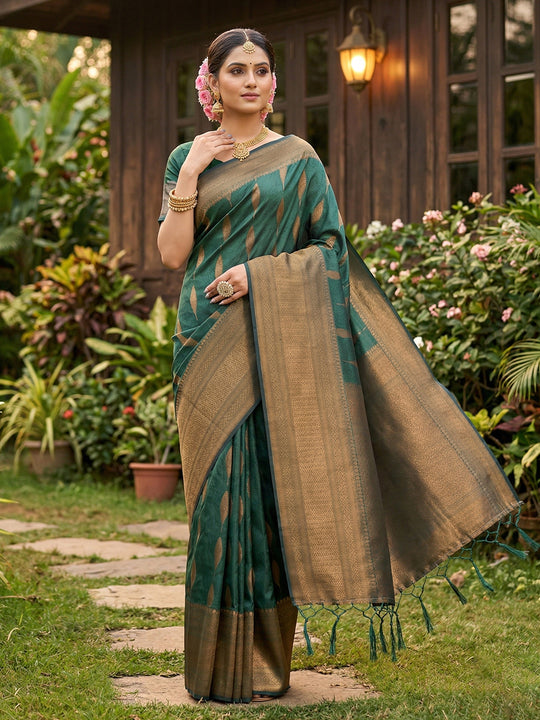 Green Silk Blend Saree With Blouse Piece