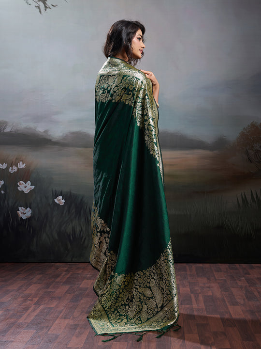 Dark Green Silk Blend Saree With Blouse Piece