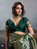 Dark Green Silk Blend Saree With Blouse Piece