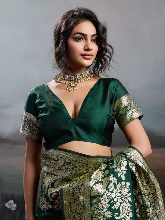 Dark Green Silk Blend Saree With Blouse Piece