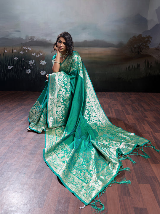 Rama Silk Blend Saree With Blouse Piece