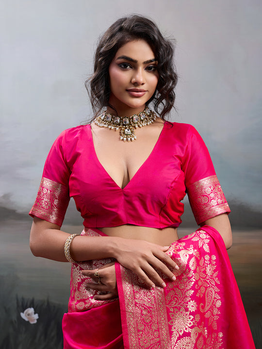 Pink Silk Blend Saree With Blouse Piece