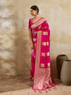 Magenta Silk Blend Saree With Blouse Piece