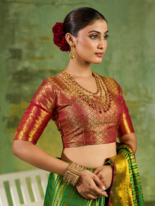 Green Silk Blend Saree With Blouse Piece