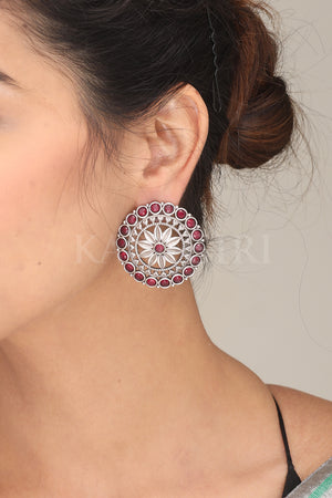 Shilpa Shetty in Gold Large Fringe Earrings – Shop Ritika Sachdeva