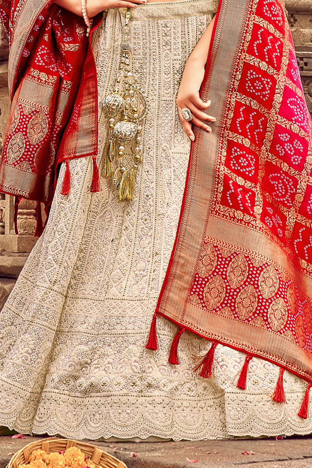 Lakhnavi lehenga choli | Lehenga designs latest, Choli designs, Elegant  blouse designs