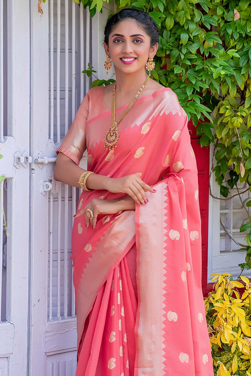 Bollywood Actresses' Designer Yellow Silk Sarees for – Sareeko