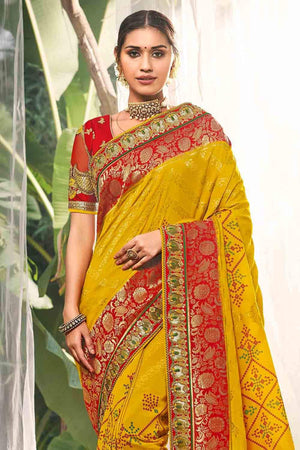 Designer-saree-designs-for-wedding-reception (8) • Keep Me Stylish