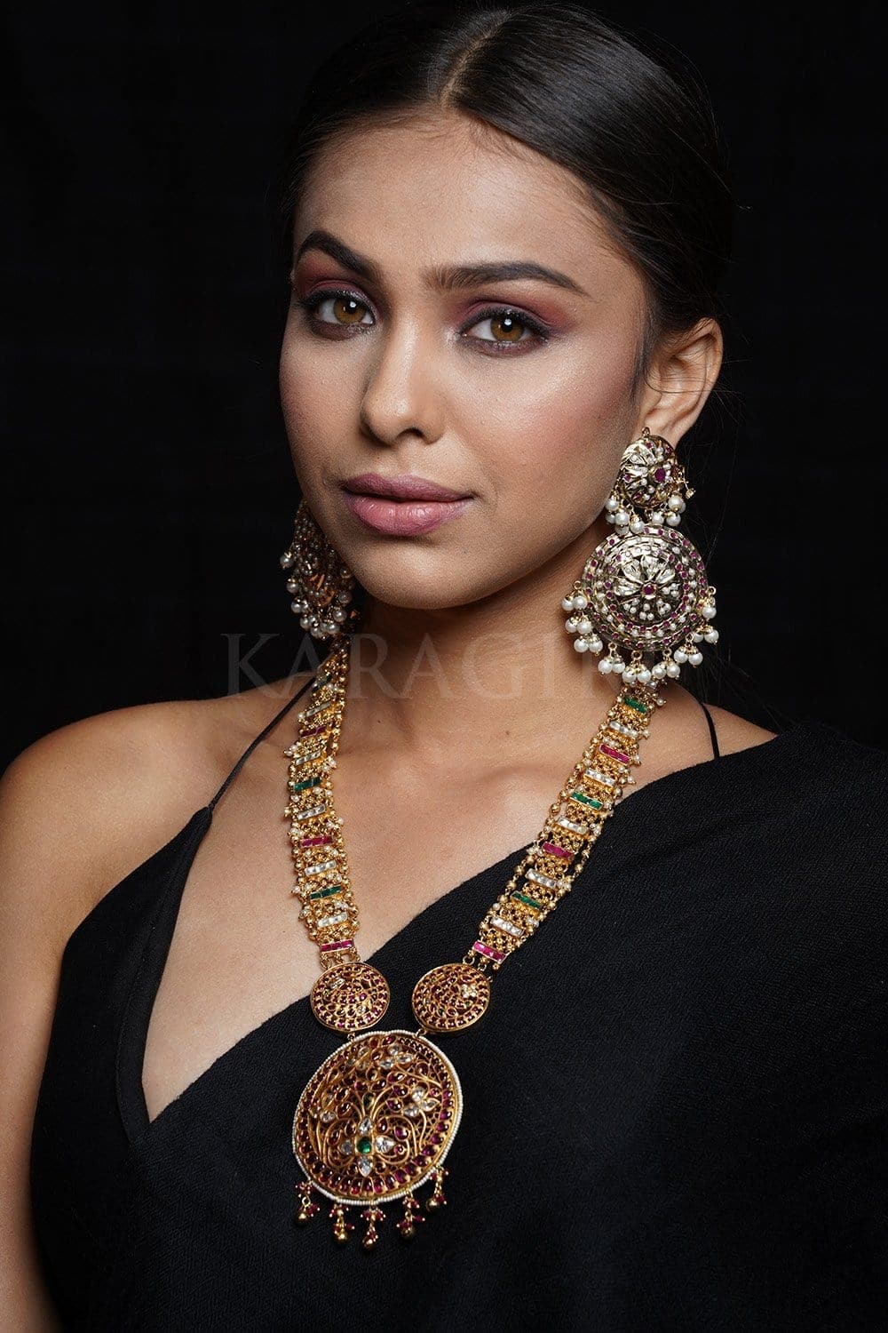 Kundan Chandbali Earrings for Festive and Guest Wedding Wear - Beatnik |  Saree photoshoot, Earrings for saree, Indian fashion saree