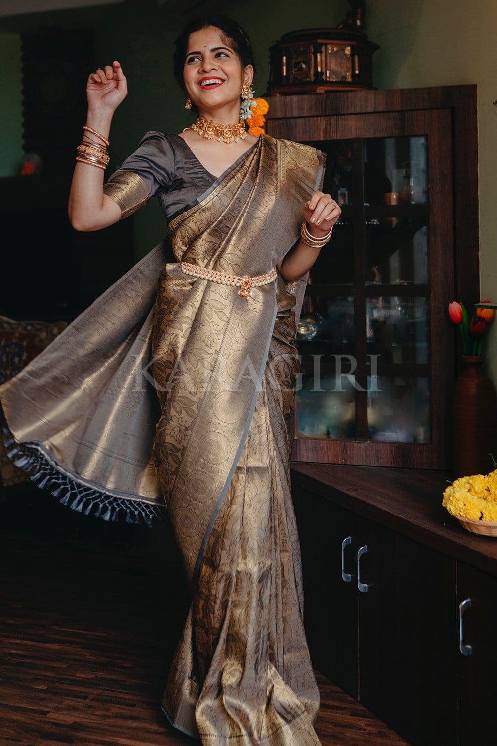 Buy the amazing Olive Golden Kanjivaram Saree-KARAGIRI | DEEPOTSAV ...