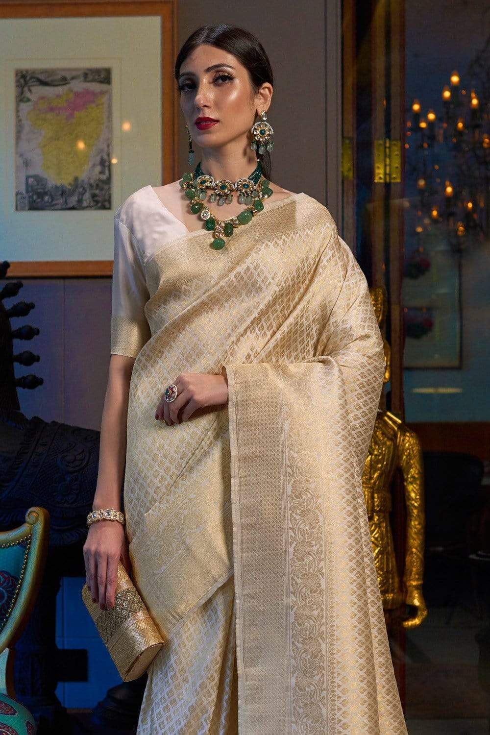 Pearl White Gold Hand Woven Kanjivaram Silk Saree – zarikaariindia.com