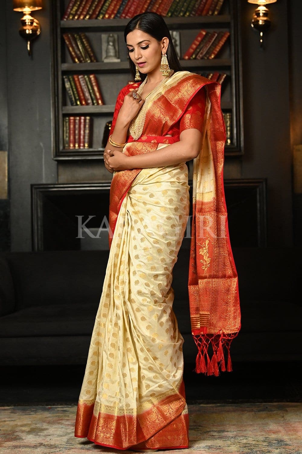 Off White Kanjeevaram Silk Saree With Ganga Jamuna Border 43 – Sayali  Rajadhyaksha Sarees