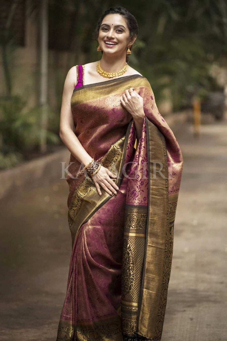 Buy Best Kanjivaram Saree Online By Karagiri